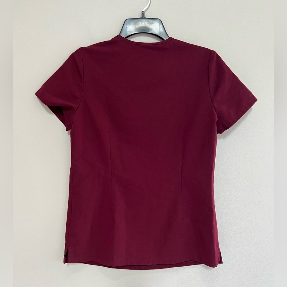 FIGS Women's Catarina One-Pocket Scrub Top in Burgundy, size XXS - Picture 2 of 9